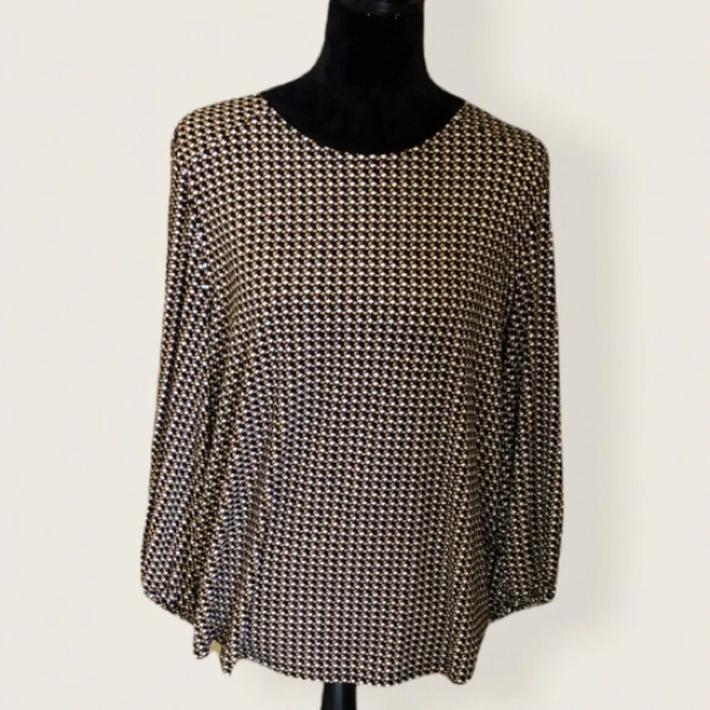✳️NEW✳️Geometric pattern blouse - Picture 1 of 3
